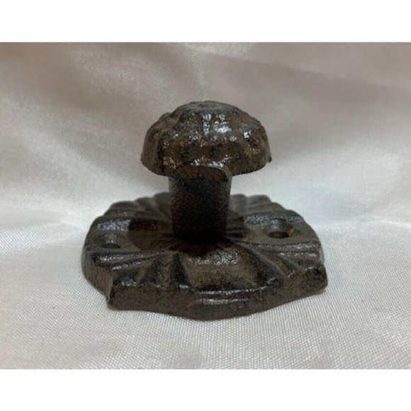 Twelve Vintage Cast Iron Drawer Pull Knob 2 1/4" wide Base Twelve (12) 0184-0062 - Picture 4 of 12
